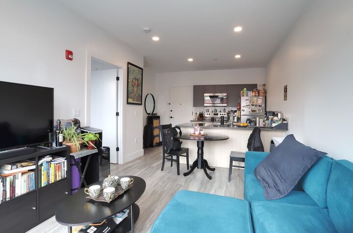 Property Photo:  327 Communipaw Ave 302  NJ 07304 
