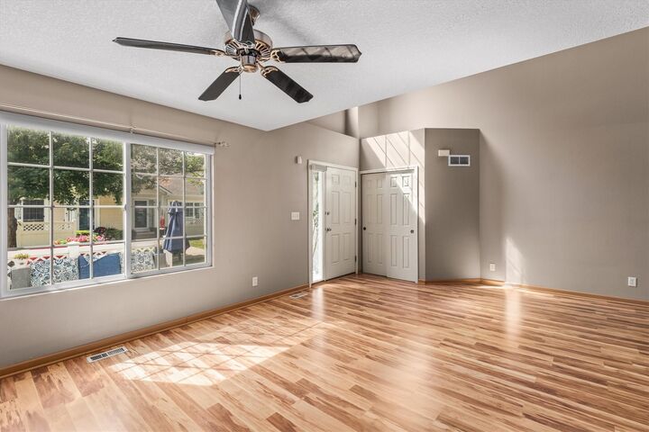 Property Photo:  9928 Country View Lane  IA 50131 