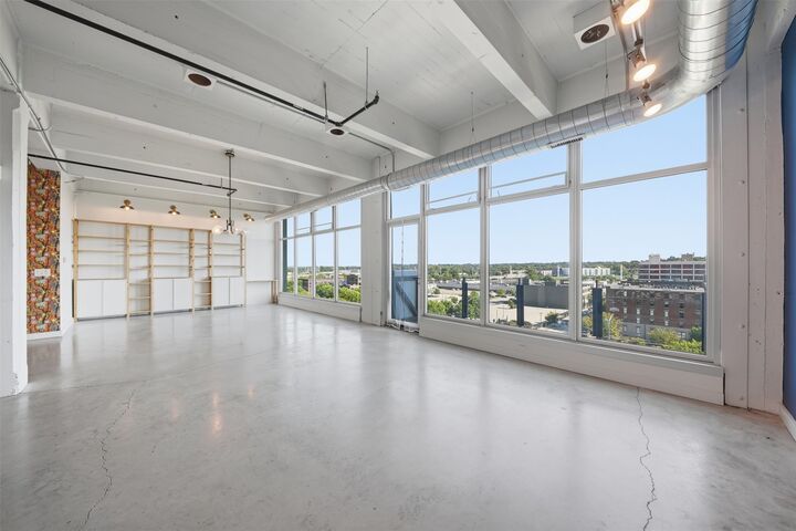 Property Photo:  120 SW 5th Street 704  IA 50309 