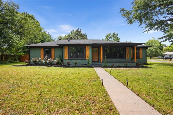 Property Photo: 604 Layton TX 75662