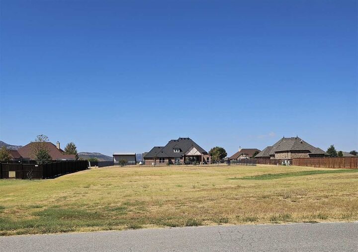 Property Photo: 1041 NW Still Water Trail OK 73507