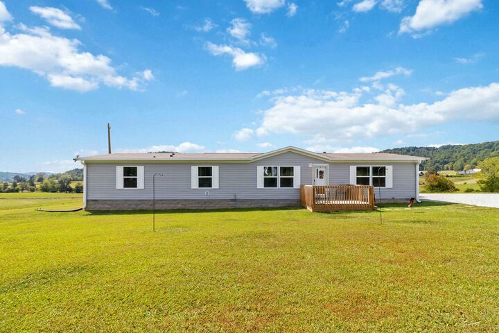 Property Photo:  1649 James Road  KY 42501 