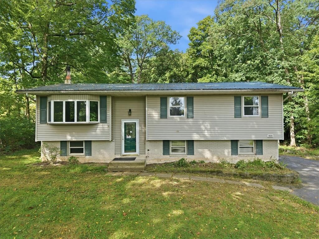 Property Photo:  9870 N Delaware Drive  PA 18013 