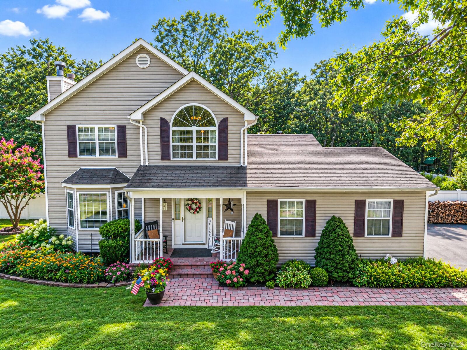 Property Photo:  8 Sommerset Drive  NY 11980 
