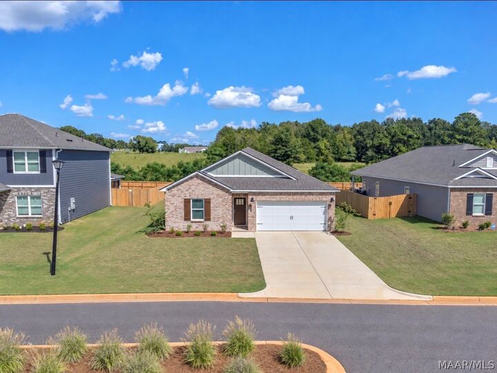 Property Photo:  1014 Kelly Way  AL 36066 