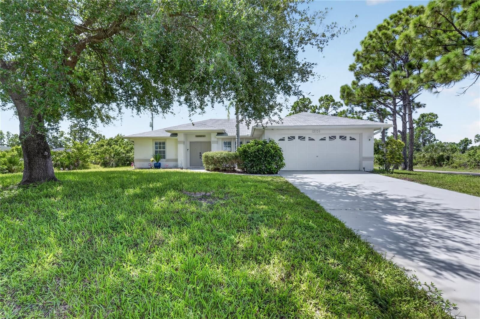 Property Photo:  12131 Vaughan Avenue  FL 33981 