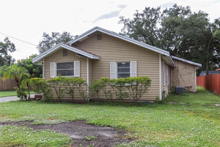 Property Photo:  8107 E 19th Avenue  FL 33619 