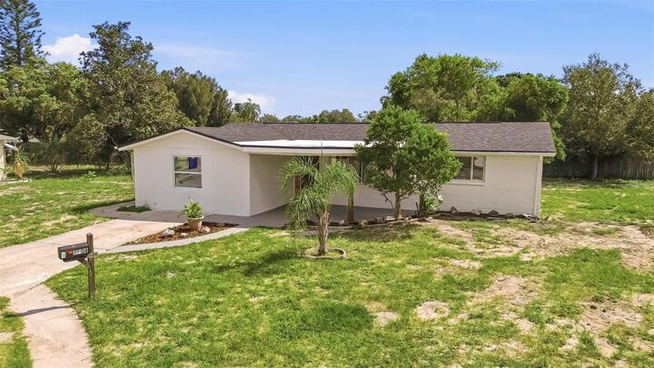 Property Photo: 2608 Akita Place FL 34691