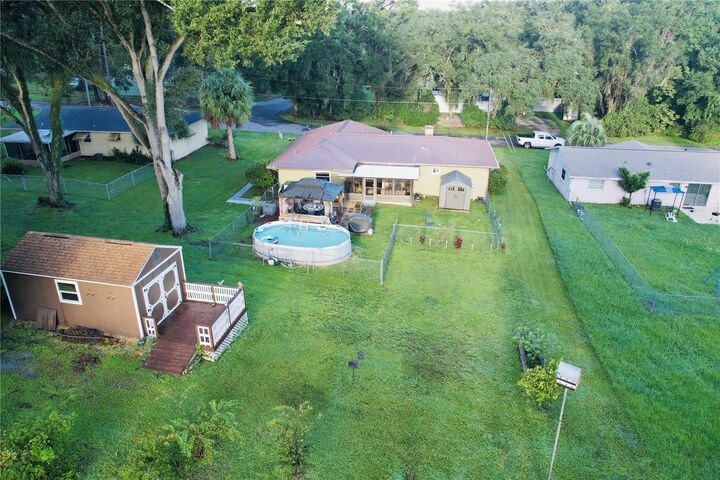 Property Photo: 605 First Avenue FL 32159