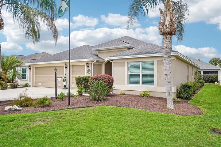 Property Photo: 857 Enisgrove Way FL 32163