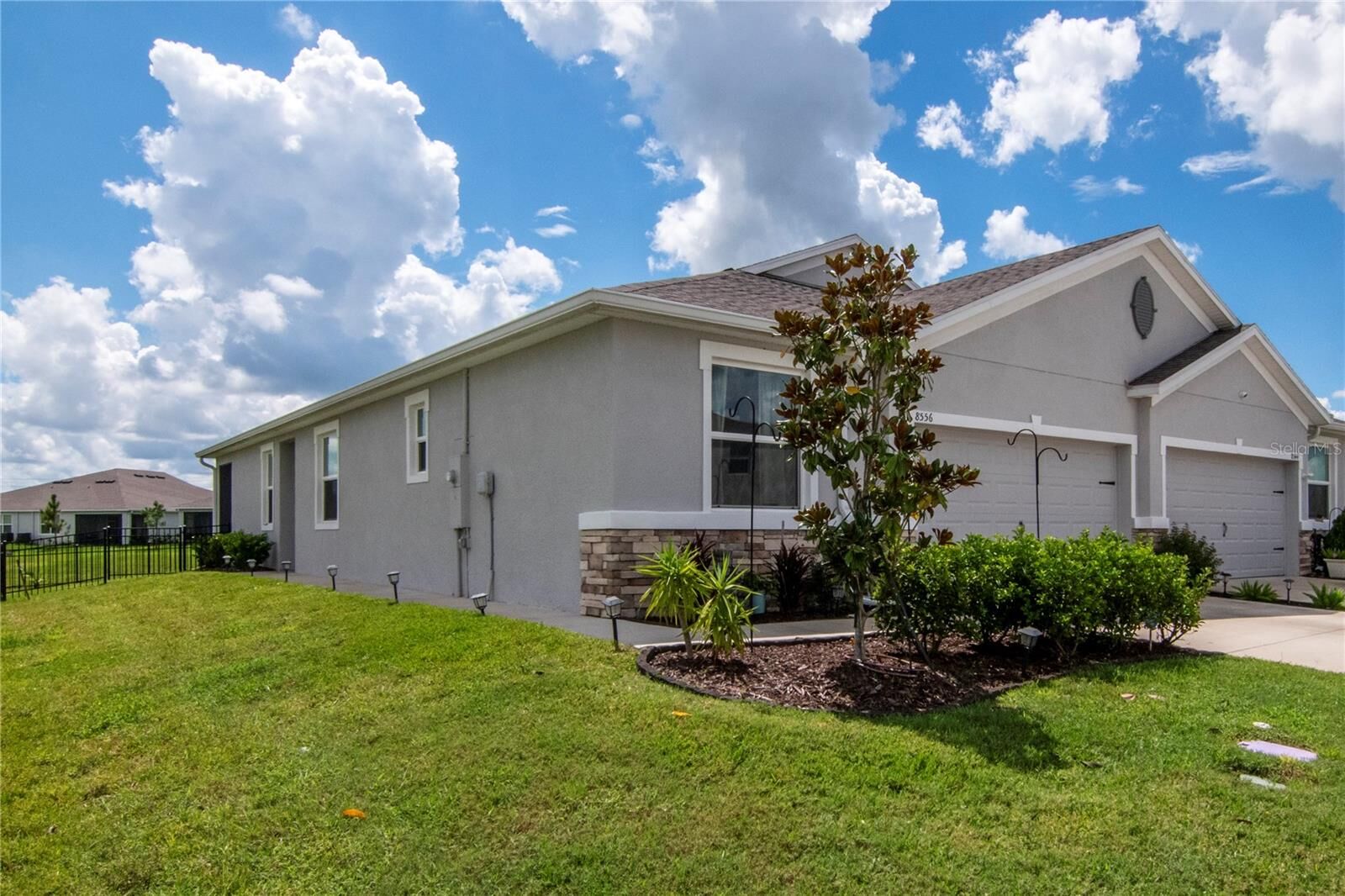Property Photo:  8556 Bold Cypress Lane  FL 33545 