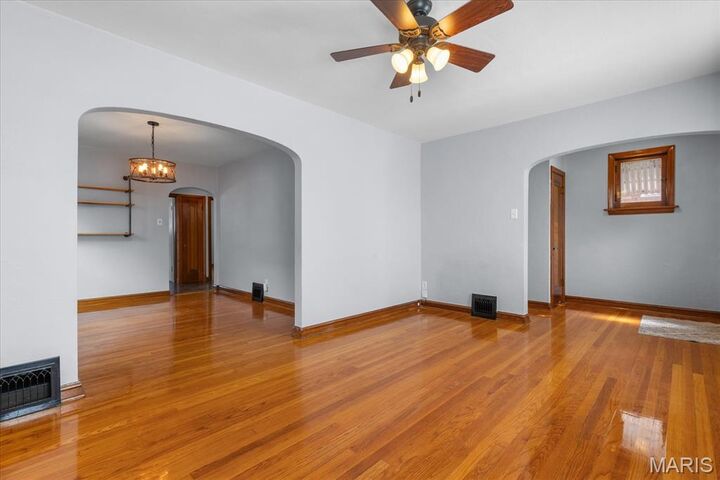 Property Photo: 5623 Eichelberger Street MO 63109