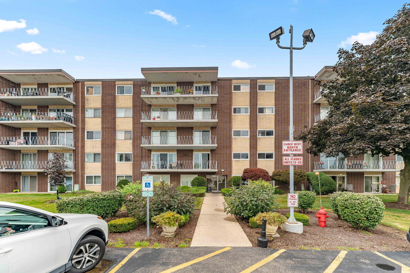 Property Photo: 2900 Maple Avenue 18A IL 60515