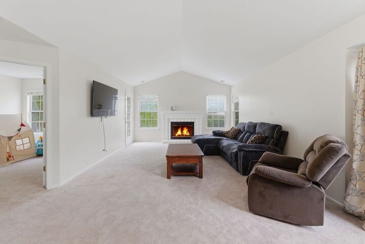 Property Photo: 206 Glasgow Lane B206 IL 60194