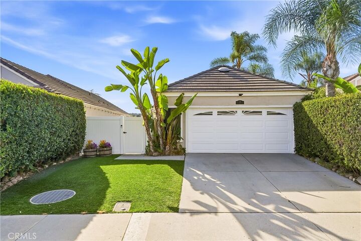 Property Photo:  19 Indian Hill  CA 92653 