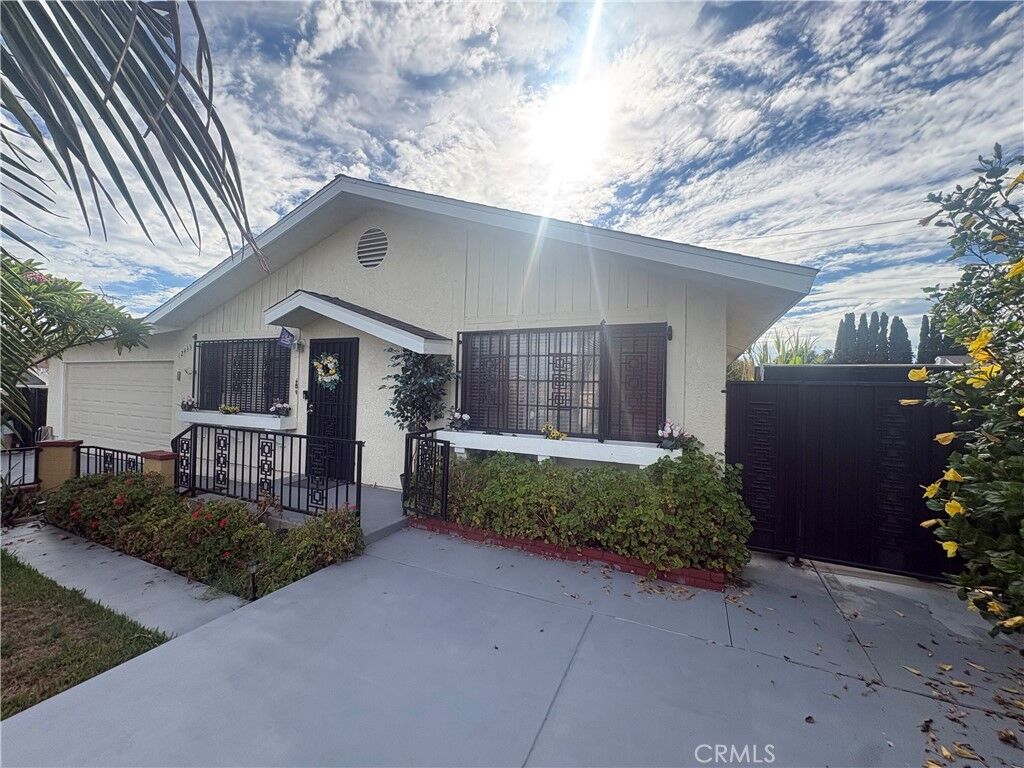 Property Photo:  12433 Laurel Avenue  CA 90605 
