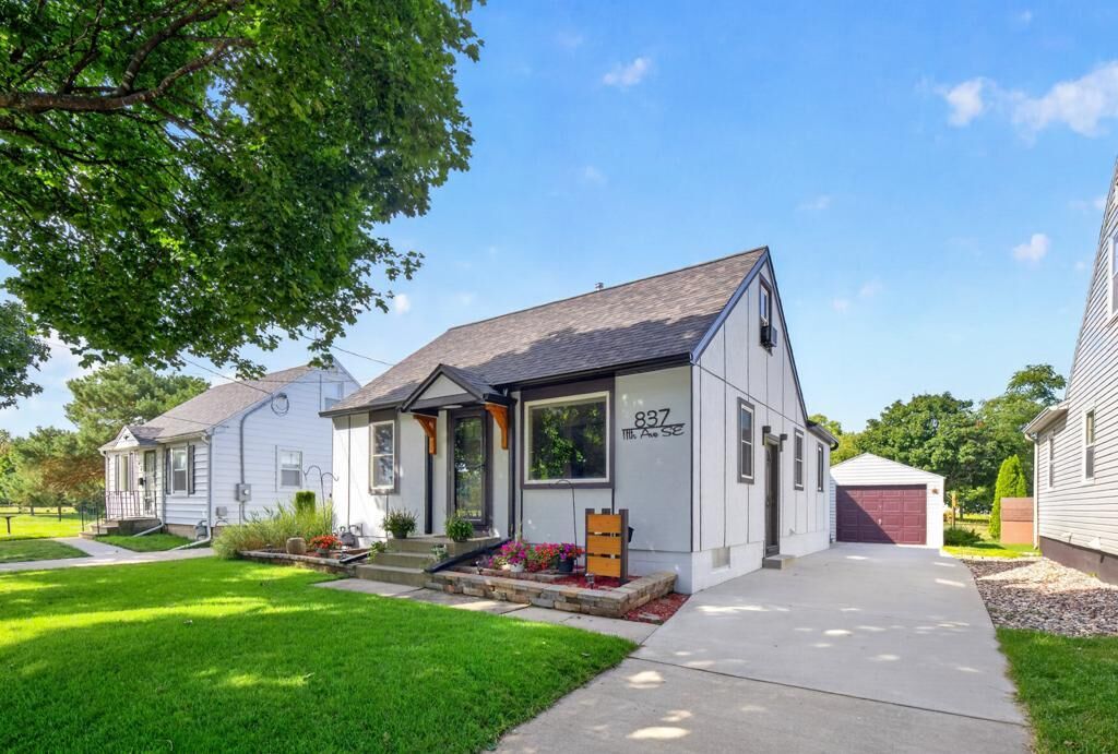 Property Photo:  837 11th Avenue SE  MN 55904 