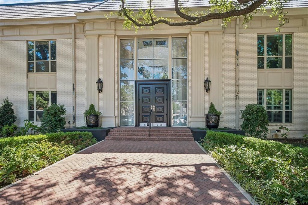 Property Photo:  6146 Averill Way 106E  TX 75225 