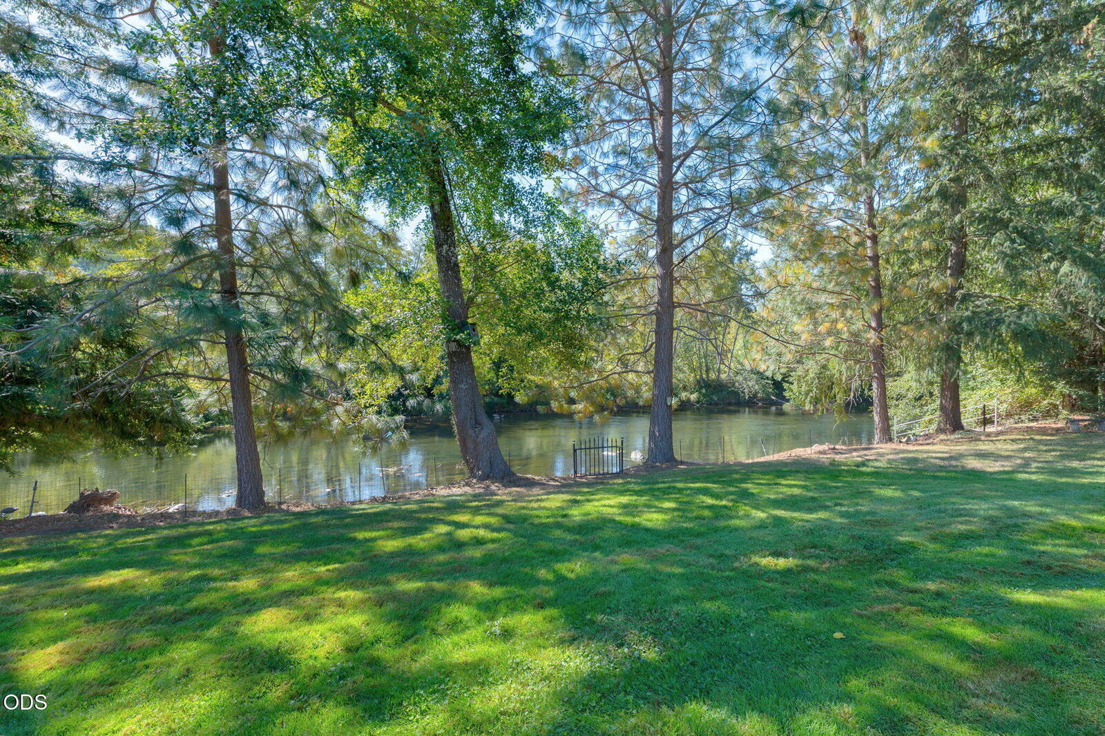 Property Photo:  7695 N Applegate Road  OR 97527 