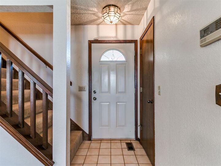 Property Photo:  105 Woodbridge Circle  OK 73012 