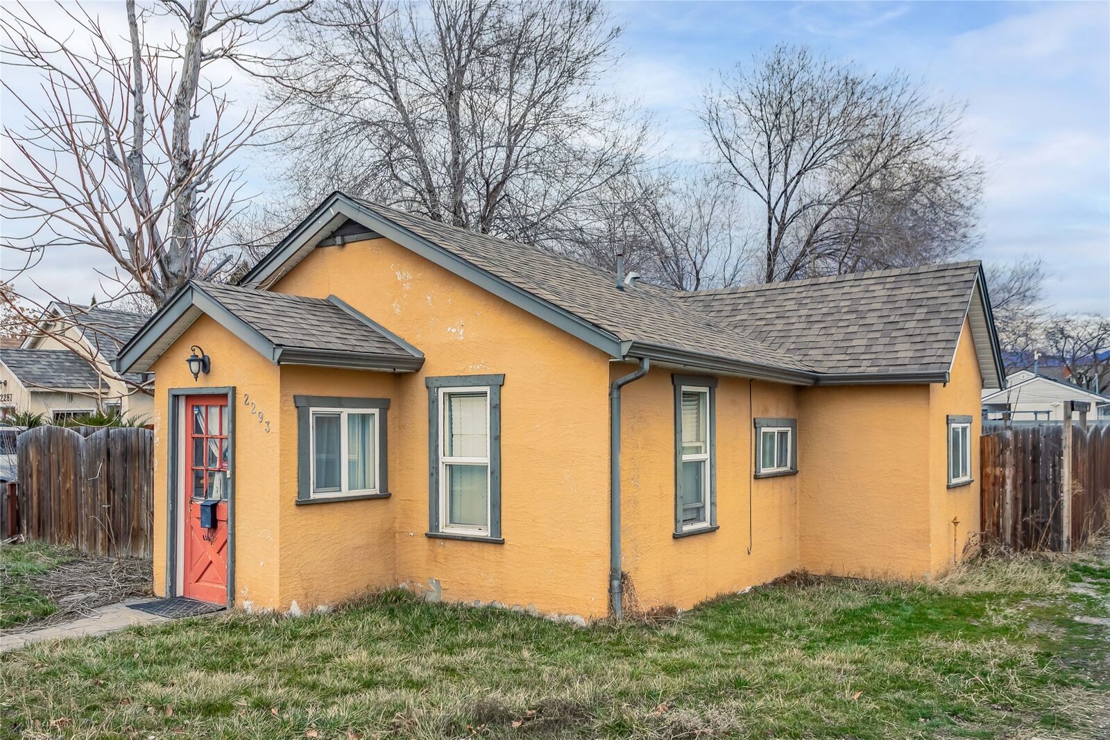Property Photo:  2293 Woodlawn Street  BC V1Y 2T1 