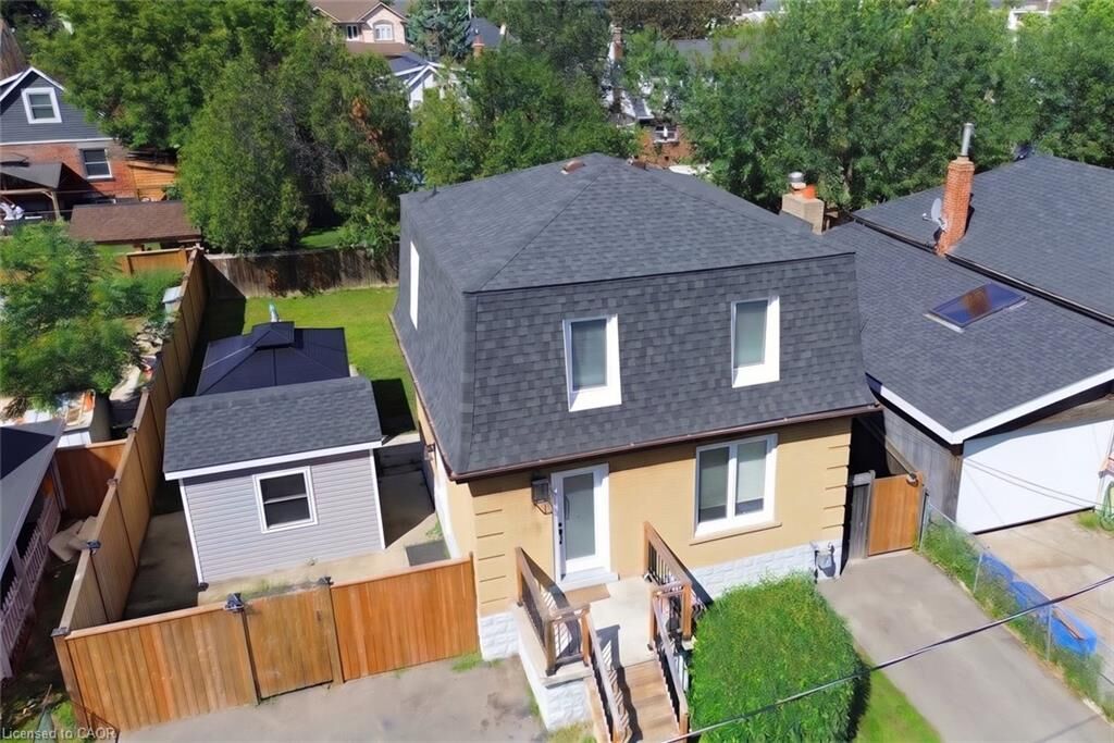 Photo de la propriété:  94 Howard Avenue  ON L9A 2W5 