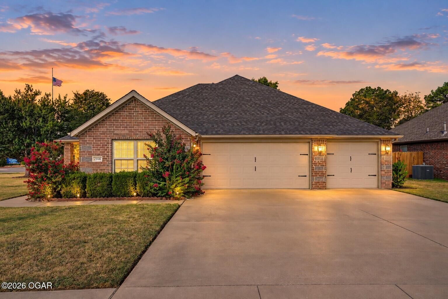 Property Photo:  2908 N 18th Street  AR 72756 