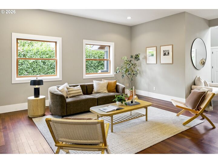 Property Photo:  914 SE Umatilla St  OR 97202 