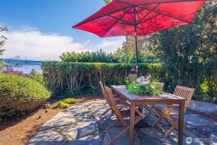Property Photo:  8337 E Mercer Way  WA 98040 
