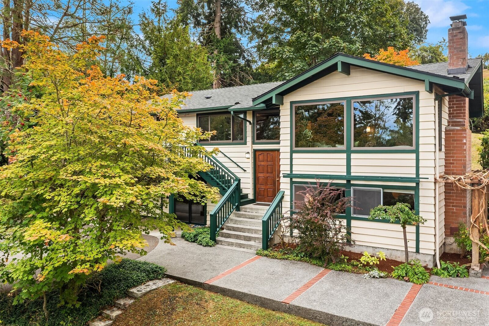 Property Photo: 10607 SW 112th Street WA 98070