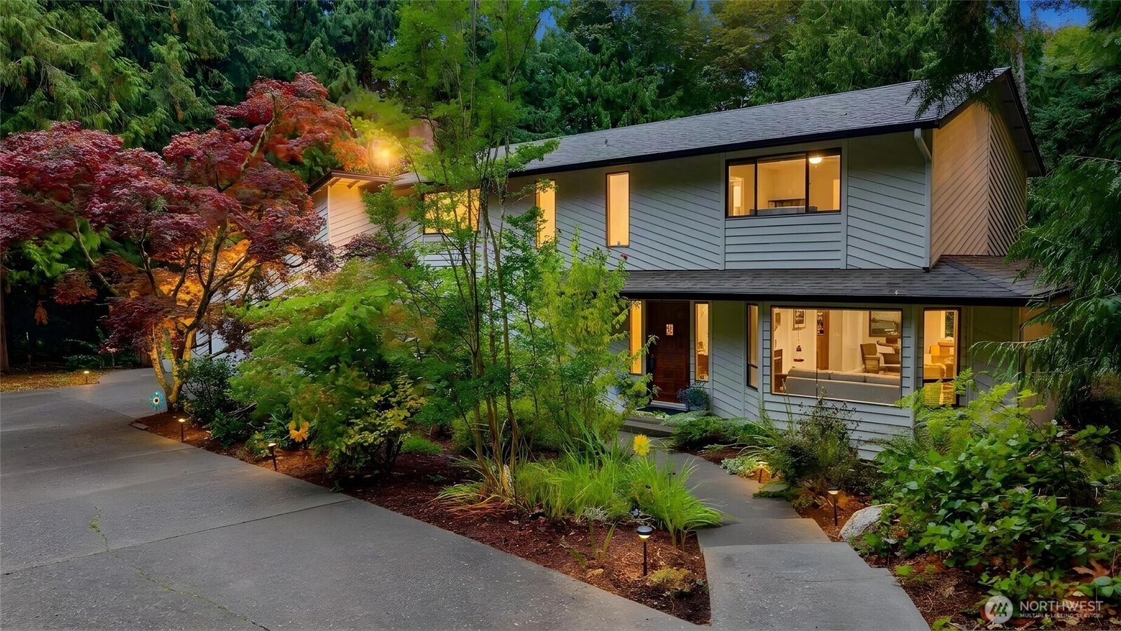 Property Photo:  121 N 39th Place  WA 98273 