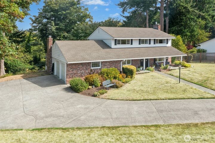 Property Photo:  12406 SE 47th Street  WA 98006 