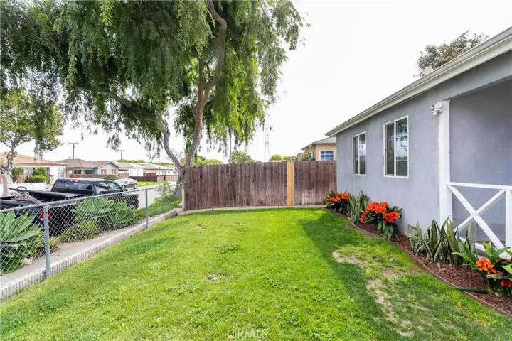 Property Photo:  626 E 138th  CA 90059 