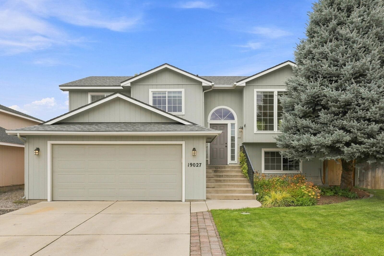 Property Photo: 19027 E Shannon Ln WA 99016