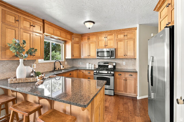 Property Photo:  718 N Murdock Dr E  UT 84062 