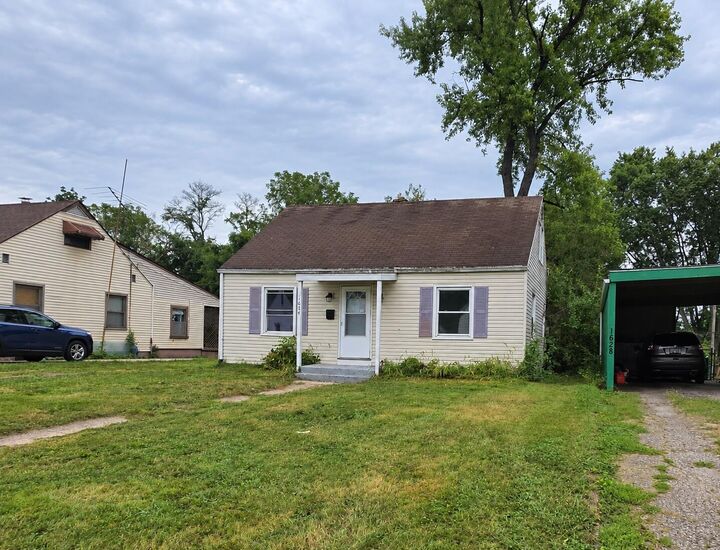 Property Photo:  1624 N Sweetbriar Lane  OH 45505 