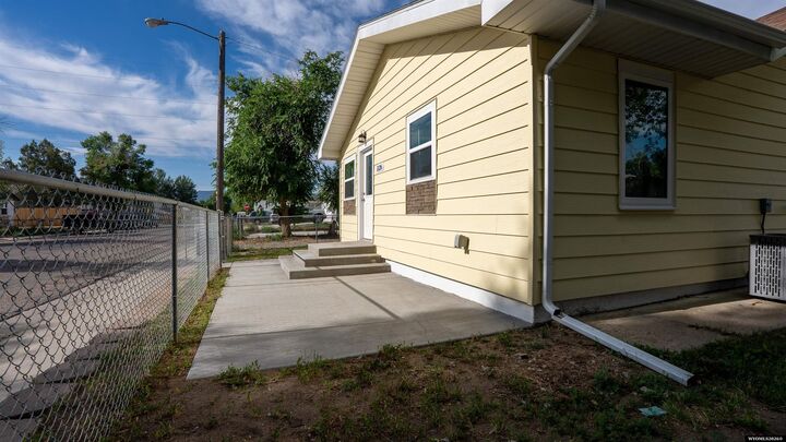 Property Photo: 1126 N Lincoln Street WY 82601-0000