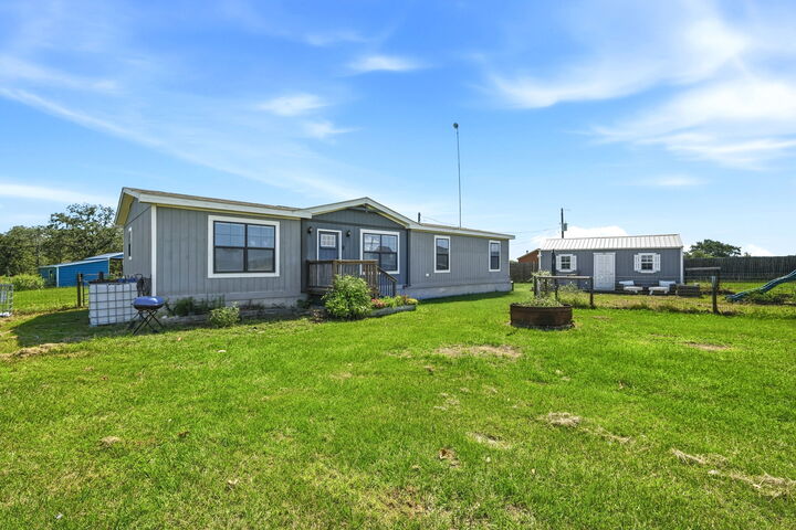 Property Photo:  1951 County Road 475  TX 76578 