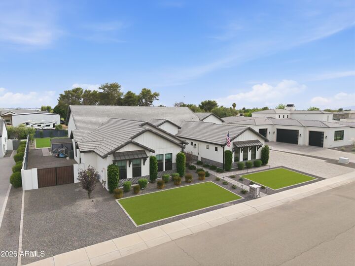Property Photo:  1371 E Kingbird Place  AZ 85286 