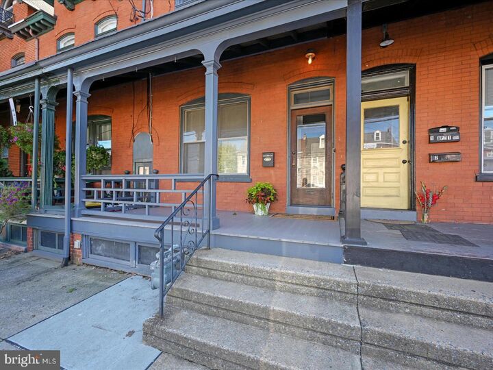 Property Photo:  16 W Liberty Street  PA 17603 