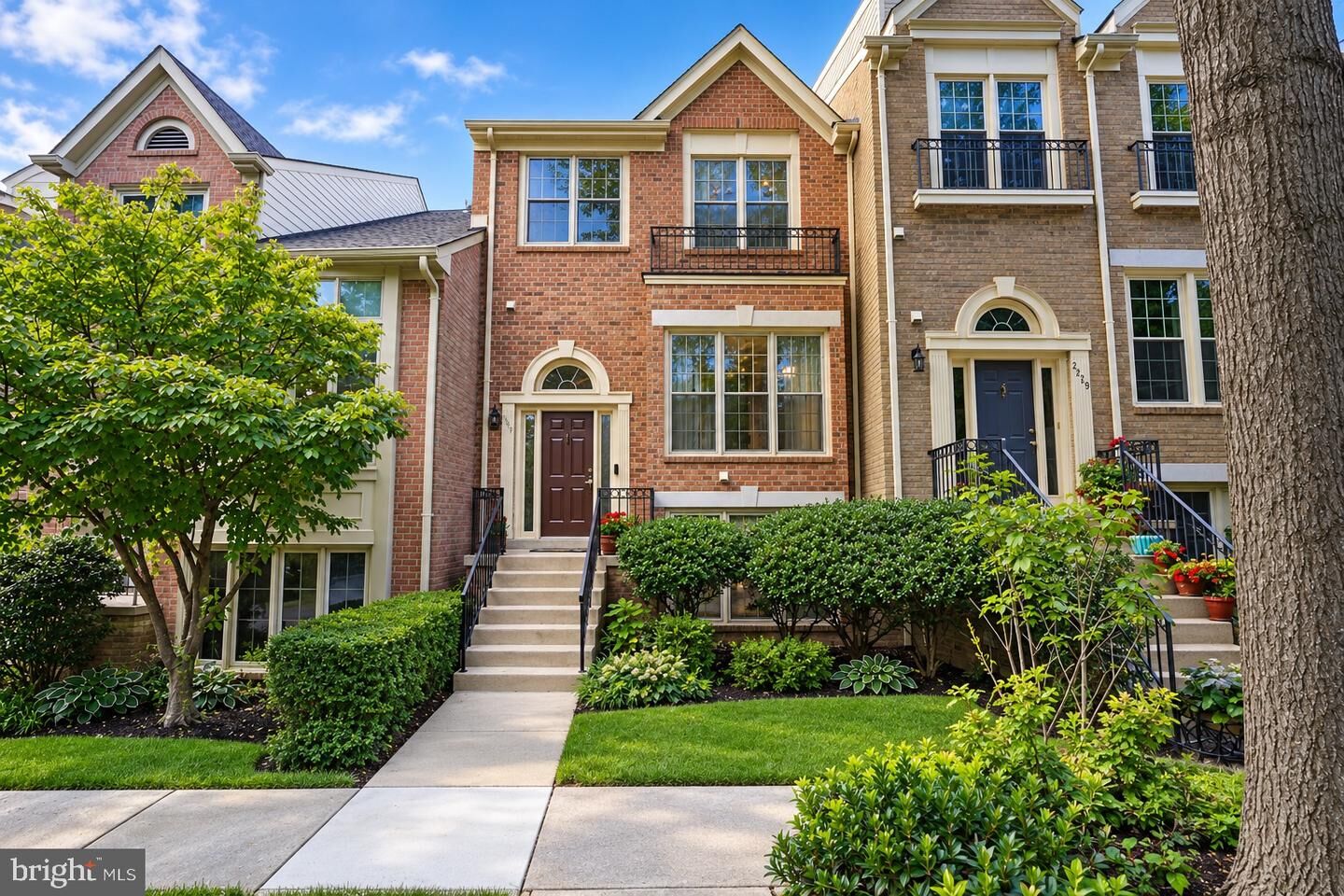 Property Photo:  2277 Kings Garden Way  VA 22043 