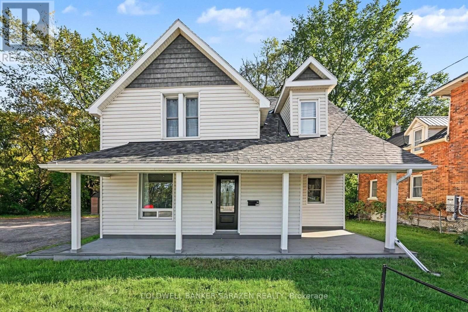 Property Photo:  447 Raglan Street South  ON K7V 1R9 