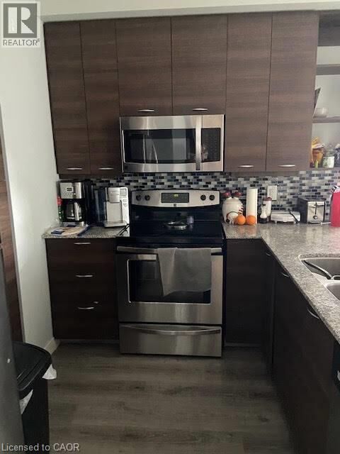 Property Photo:  318 Spruce Street 1507  ON N2L 3M7 