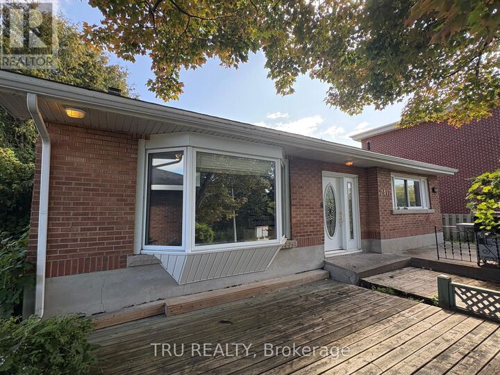 Property Photo:  2417 Junction Avenue  ON K1V 8G8 