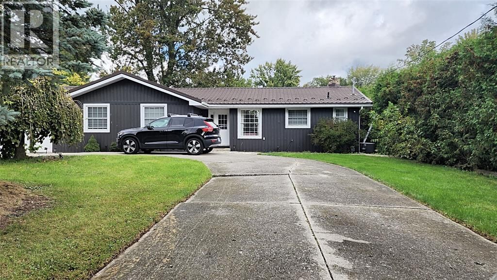 Property Photo:  8468 Defore Drive  ON N0M 1T0 