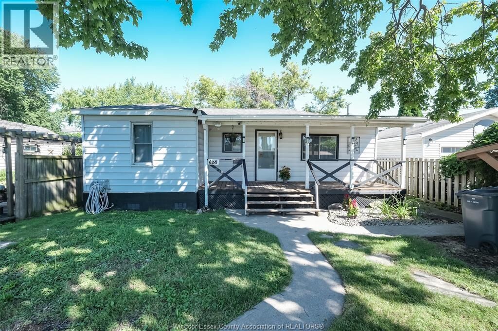 Property Photo:  624 Charles  ON N8X 3G5 