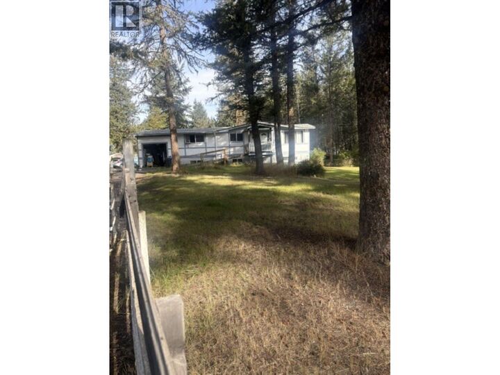 Property Photo:  5044 Easzee Drive  BC V0K 2Z0 