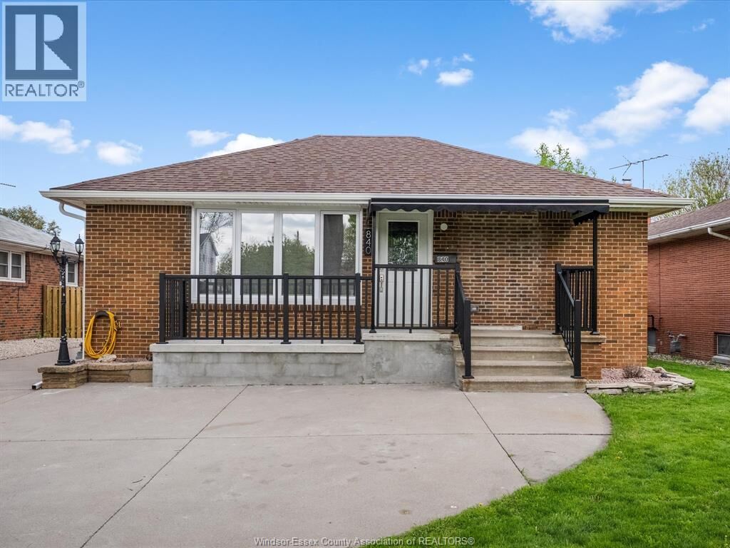 Property Photo:  840 Rossini Boulevard  ON N8Y 2Z3 