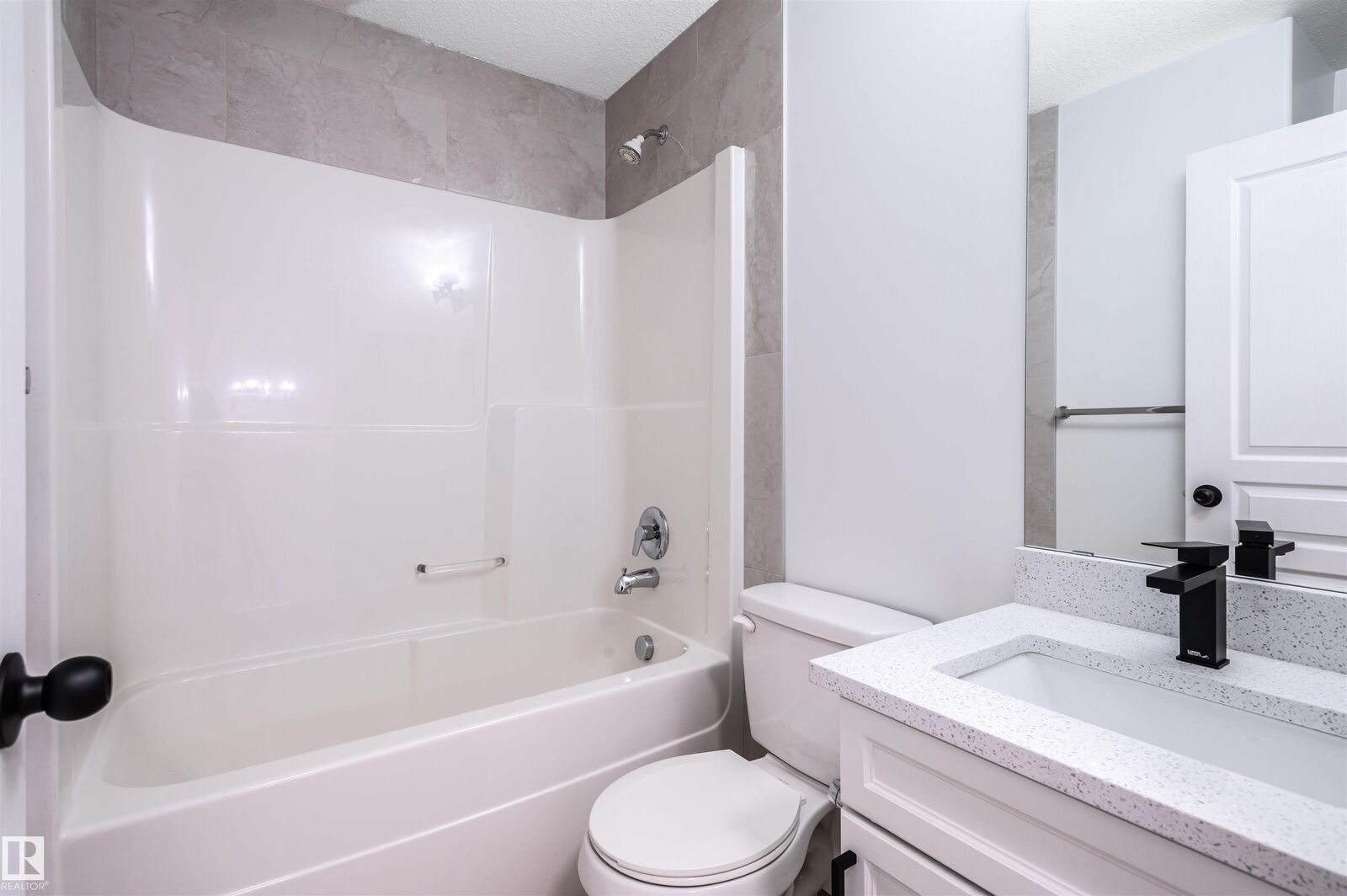 Photo de la propriété: 404 Hemingway Road NW AB T6M 0J8