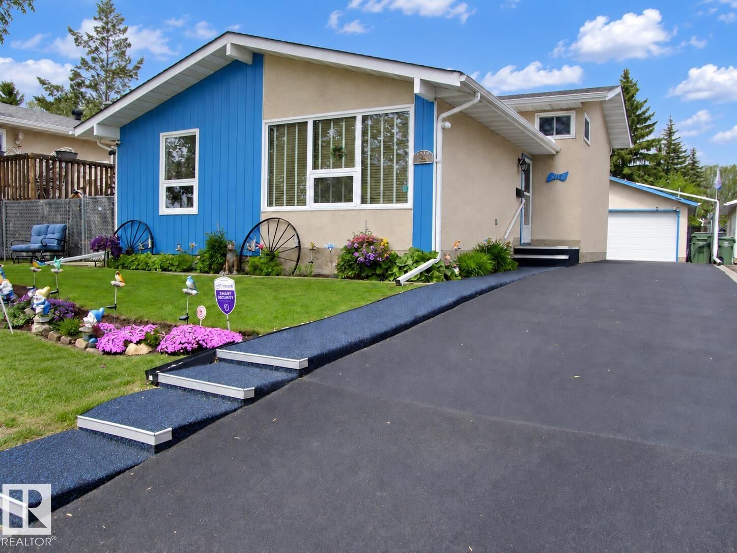 Property Photo:  5012 57 Avenue  AB T9E 5S3 